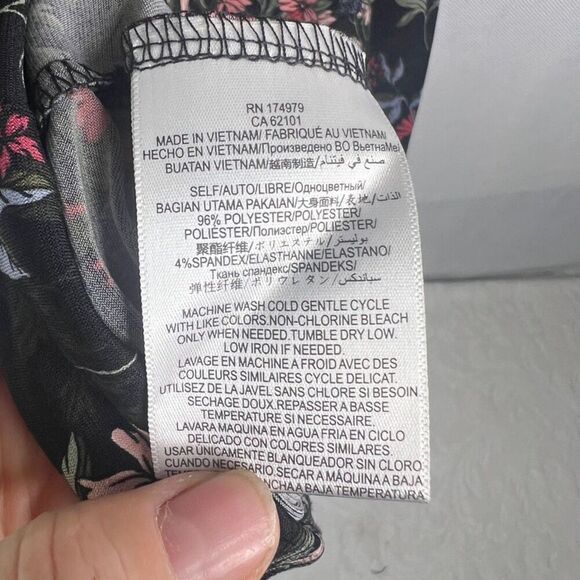 BCBGeneration NWOT Vneck Faux Wrap Dress Black Floral Long Sleeves Sz XS - Picture 7 of 8